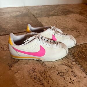 Nike Classic Cortez Spring Pack Fuchsia